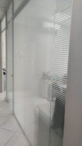 insulfilm jateado listrado divisoria de vidro